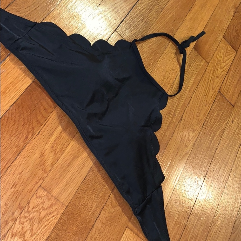 Black bikini top